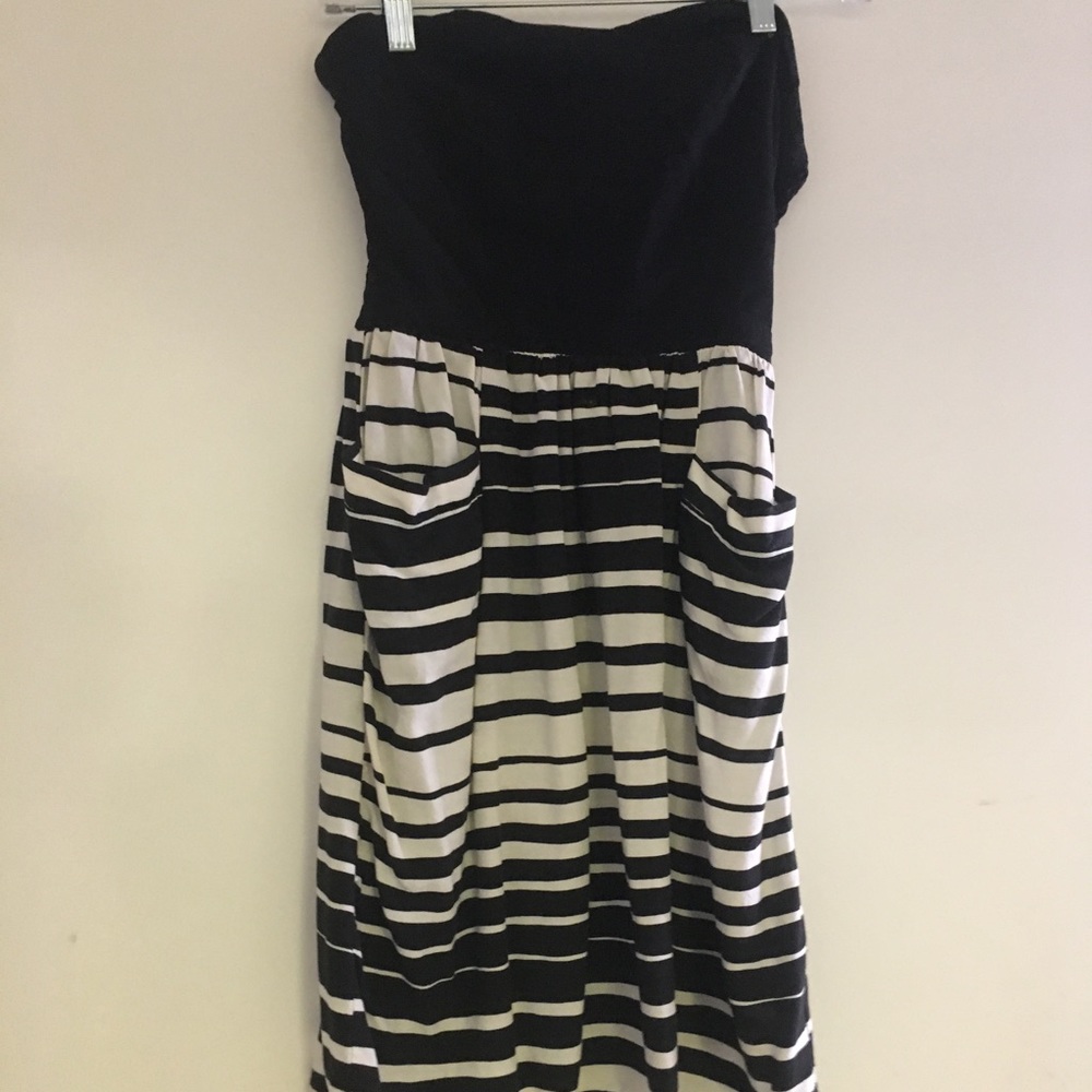 Black and white strapless dress